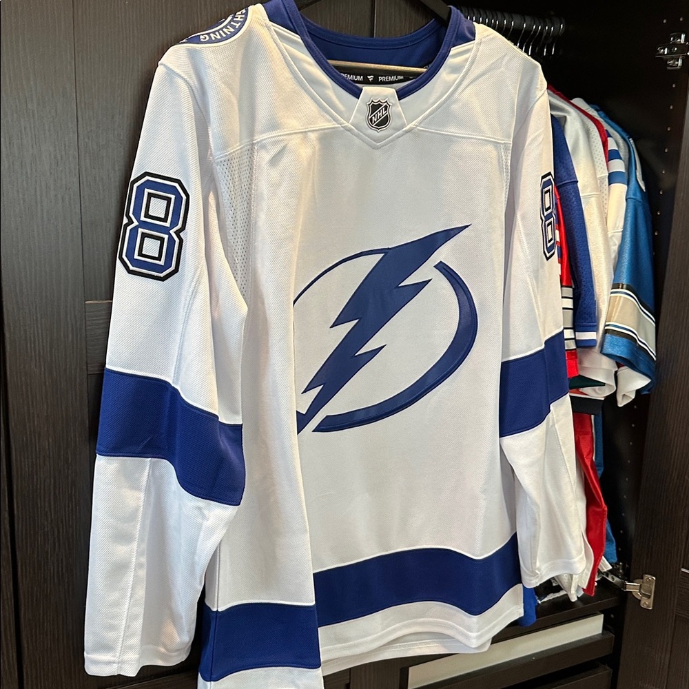 Andrei Vasilevskiy Tampa Bay Lightning Fanatics Away Premium Jersey - White - Picture 3 of 6